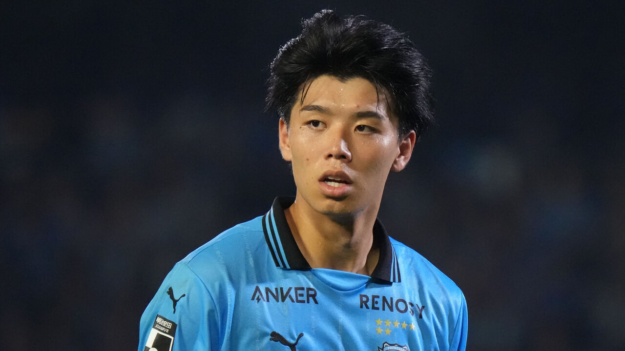 KAWASAKI, JAPAN - JULY 05: Kota Takai of Kawasaki Frontale looks on during the J.LEAGUE MEIJI YASUDA J1 23rd Sec. match between Kawasaki Frontale and Kashima Antlers at Uvance Todoroki Stadium by Fujitsu on July 05, 2025 in Kawasaki, Kanagawa, Japan.