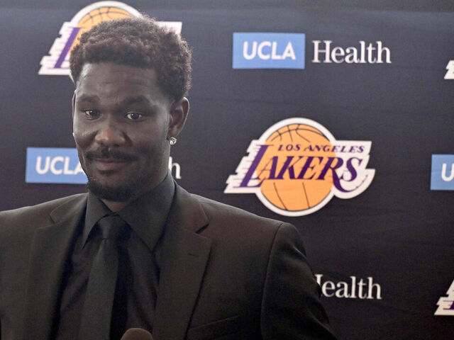 El Segundo, CA - July 08: Los Angeles Lakers announce newly signed free agent Deandre Ayton during a press conference at the UCLA Health Training Center in El Segundo on Tuesday, July 8, 2025.