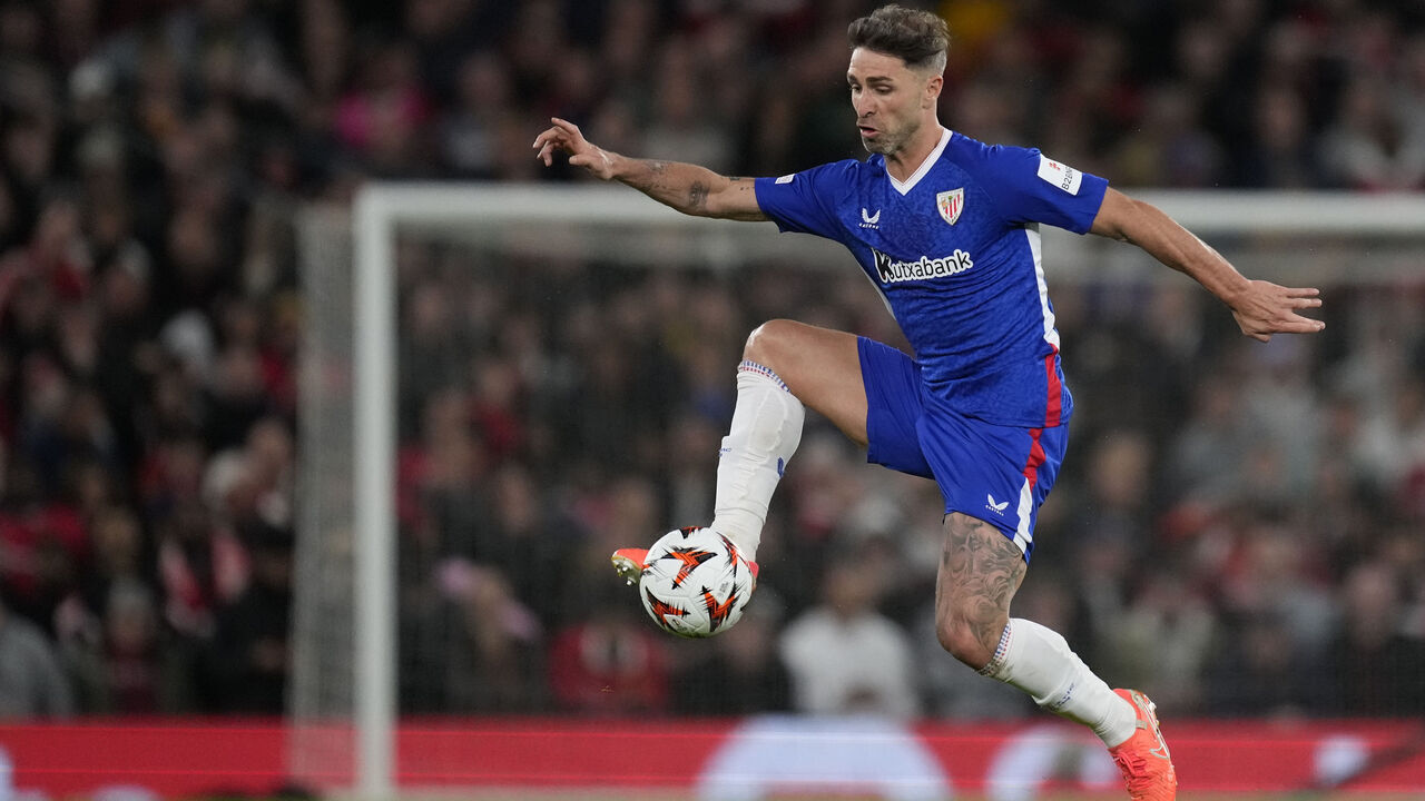 Yeray Alvarez centre-back of Athletic Club and Spain controls the ball during the UEFA Europa League 2024/25 Semi Final Second Leg match between Manchester United and Athletic Club at Old Trafford on May 8, 2025 in Manchester, United Kingdom.