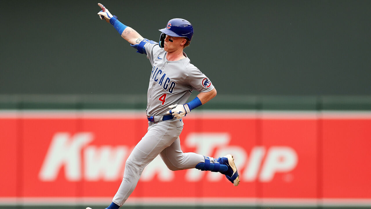 MINNEAPOLIS, MINNESOTA - JULY 10: Pete Crow-Armstrong #4 of the Chicago Cubs celebrates his solo home run as he rounds the bases against the Minnesota Twins in the seventh inning at Target Field on July 10, 2025 in Minneapolis, Minnesota. The Cubs defeated the Twins 8-1.