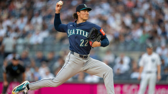NEW YORK, NY - JULY 10: Bryan Woo #22 of the Seattle Mariners pitches during the game between the Seattle Mariners and the New York Yankees at Yankee Stadium on Thursday, July 10, 2025 in New York, New York.