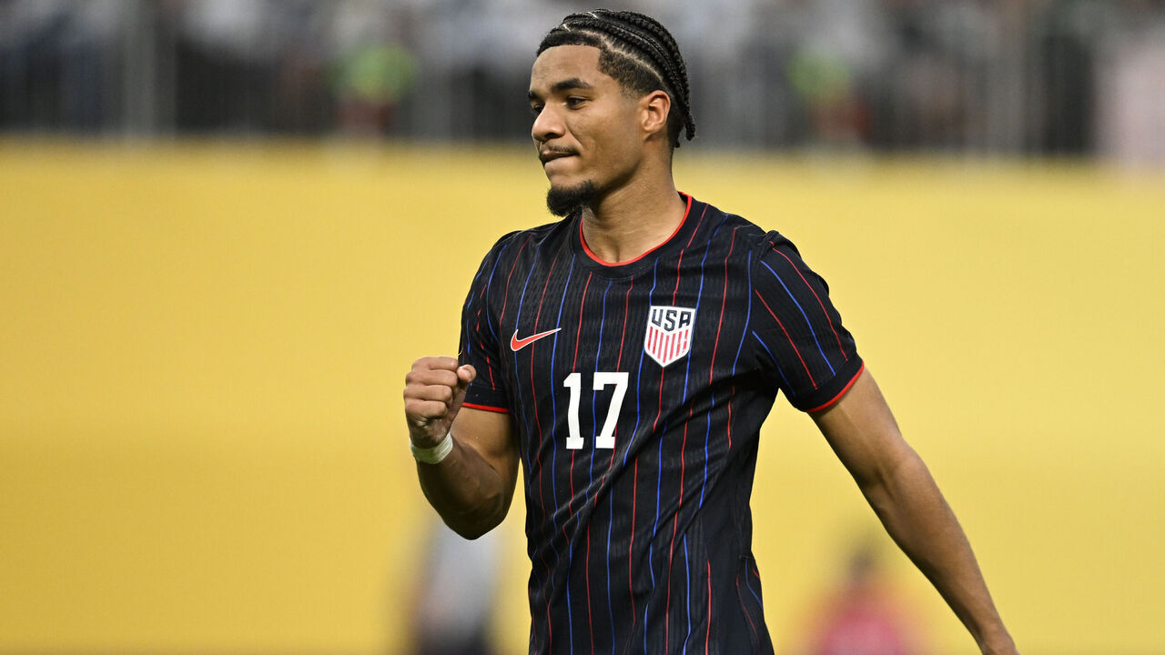 MINNEAPOLIS, MINNESOTA - JUNE 29: Malik Tillman #17 of United States celebrates after making a shot in the penally shootout during the Gold Cup 2025 Quarterfinals match against Costa Rica at U.S. Bank Stadium on June 29, 2025 in Minneapolis, Minnesota.