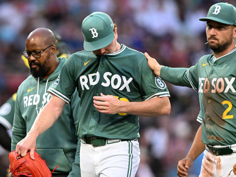 Red Sox rookie Dobbins suffers season-ending torn ACL