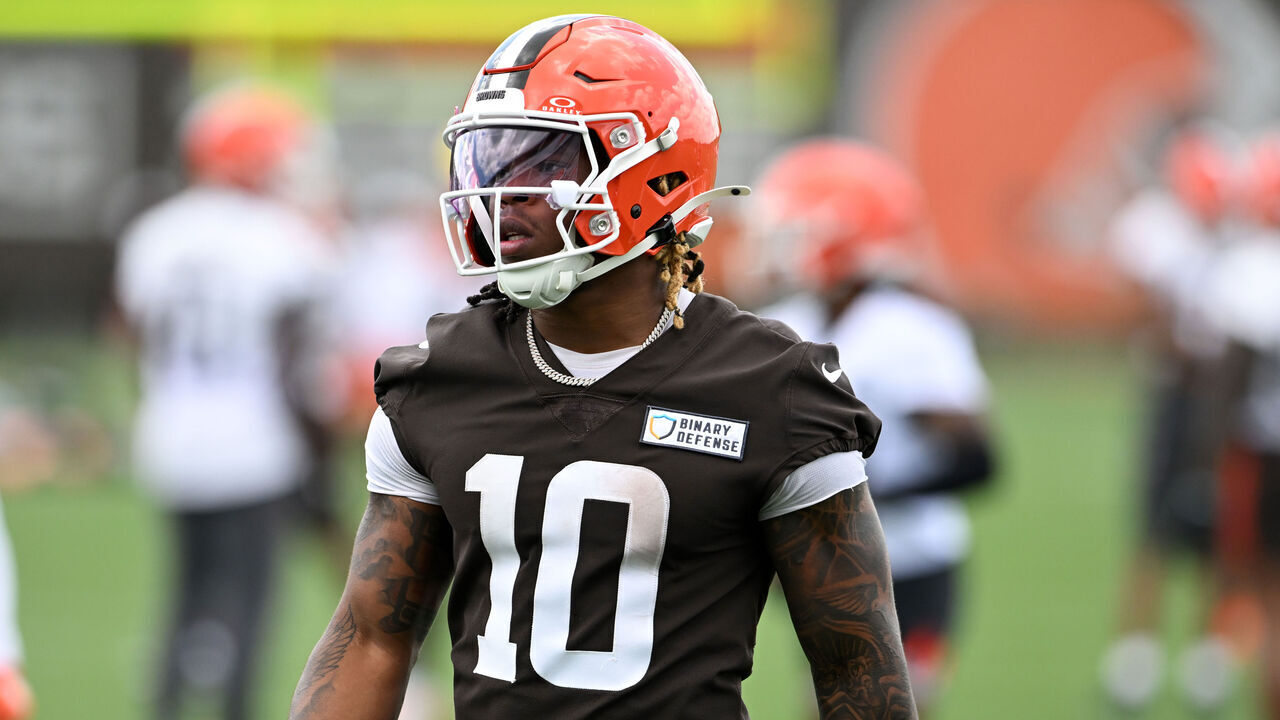BEREA, OHIO - JUNE 10: Quinshon Judkins #10 of the Cleveland Browns looks on during Cleveland Browns mandatory minicamp at CrossCountry Mortgage Campus on June 10, 2025 in Berea, Ohio.