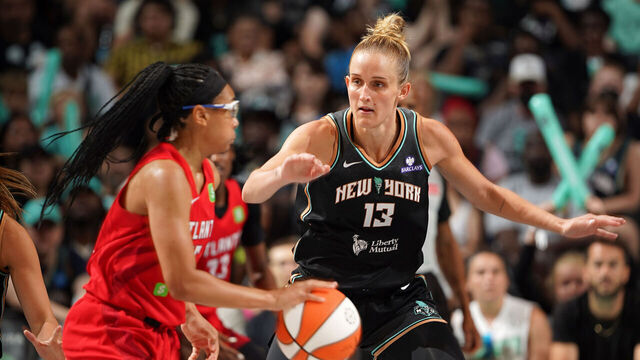 BROOKLYN, NY - JULY 13: Leonie Fiebich #13 of the New York Liberty plays defense during the game against the Atlanta Dream on July 13, 2025 at Barclays Center Arena in Brooklyn, New York. Mandatory Copyright Notice: Copyright 2025 NBAE