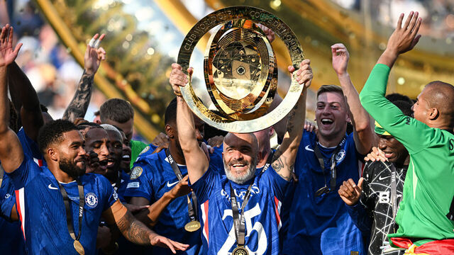 EAST RUTHERFORD, NEW JERSEY - JULY 13: Enzo Maresca of Chelsea FC raises the FIFA Club World Cup Trophy after the FIFA Club World Cup 2025 final match between Chelsea FC and Paris Saint-Germain at MetLife Stadium on July 13, 2025 in East Rutherford, New Jersey.