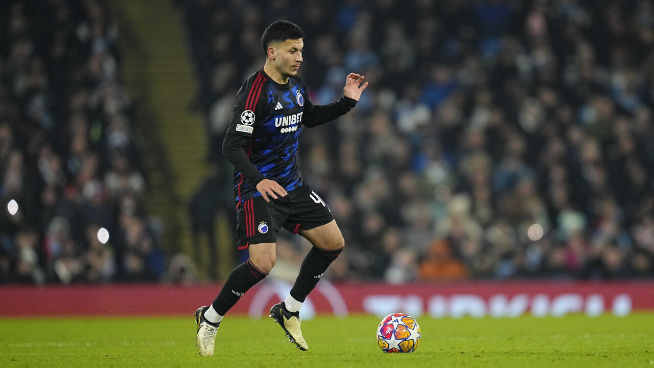 MANCHESTER, ENGLAND - MARCH 6: Roony Bardghji of FC Kobenhavn controls the ball during the UEFA Champions League 2023/24 round of 16 second leg match between Manchester City and F.C. Copenhagen at Etihad Stadium on March 6, 2024 in Manchester, United Kingdom.