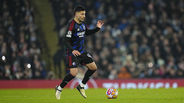MANCHESTER, ENGLAND - MARCH 6: Roony Bardghji of FC Kobenhavn controls the ball during the UEFA Champions League 2023/24 round of 16 second leg match between Manchester City and F.C. Copenhagen at Etihad Stadium on March 6, 2024 in Manchester, United Kingdom.