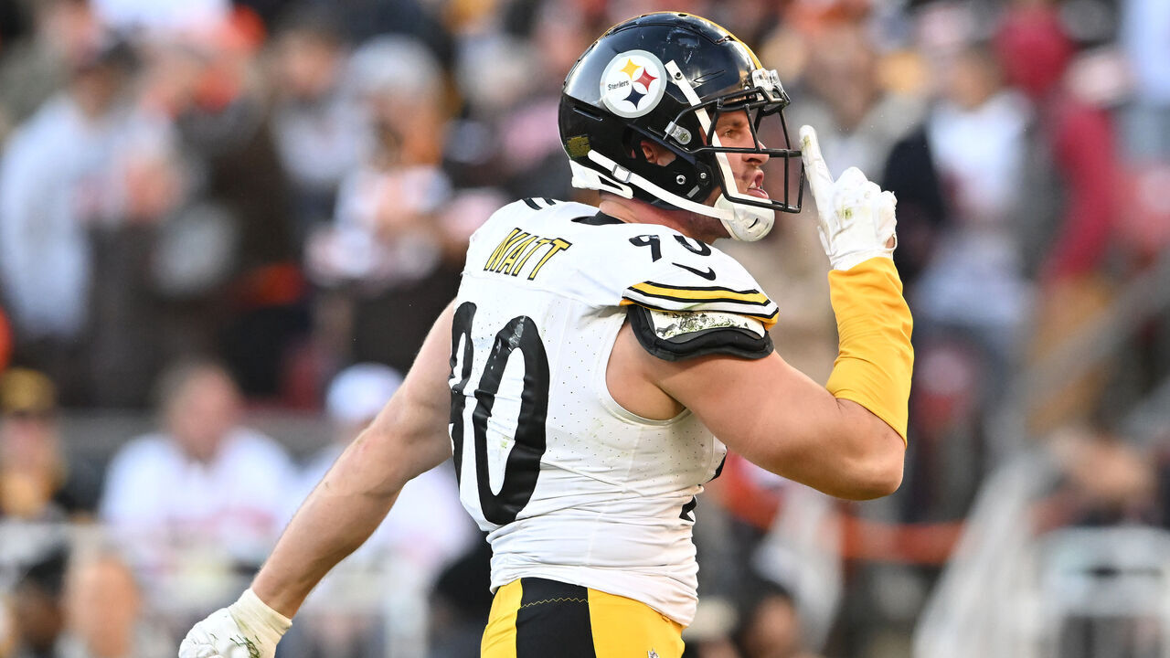 CLEVELAND, OHIO - NOVEMBER 19: T.J. Watt #90 of the Pittsburgh Steelers celebrates after recording a sack in the fourth quarter against the Cleveland Browns at Cleveland Browns Stadium on November 19, 2023 in Cleveland, Ohio.