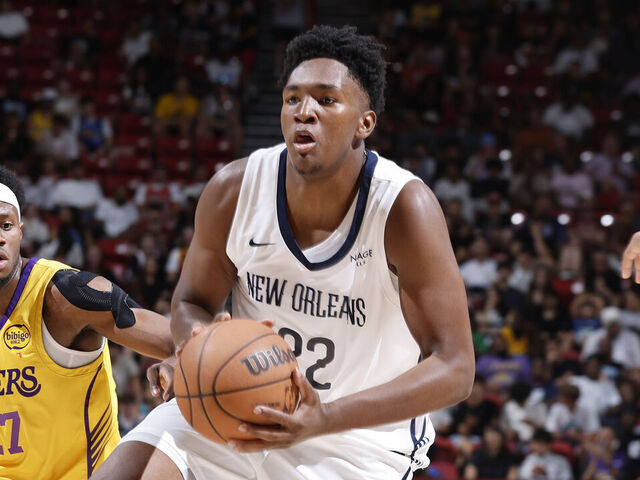 LAS VEGAS, NV - JULY 12: Derik Queen #22 of the New Orleans Pelicans dribbles the ball during the game against the Los Angeles Lakers during the 2025 NBA Summer League game on July 12, 2025 at the Thomas & Mack Center in Las Vegas, Nevada. Mandatory Copyright Notice: Copyright 2025 NBAE