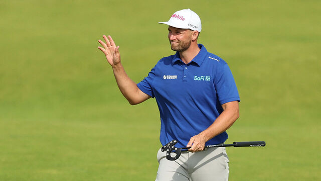PORTRUSH, NORTHERN IRELAND - JULY 20: Wyndham Clark of the United States acknowledges the crowd on the 18th green during day four of The 153rd Open Championship at Royal Portrush Golf Club on July 20, 2025 in Portrush, Northern Ireland.