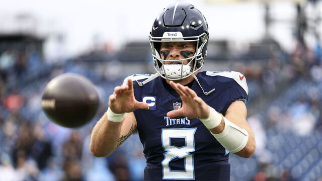 NASHVILLE, TENNESSEE - DECEMBER 15: Will Levis #8 of the Tennessee Titans warms up prior to an NFL football game against the Cincinnati Bengals at Nissan Stadium on December 15, 2024 in Nashville, Tennessee.
