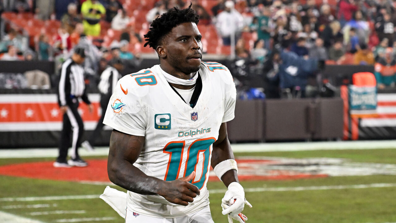 CLEVELAND, OHIO - DECEMBER 29: Tyreek Hill #10 of the Miami Dolphins runs onto the field at halftime against the Cleveland Browns at Huntington Bank Field on December 29, 2024 in Cleveland, Ohio.