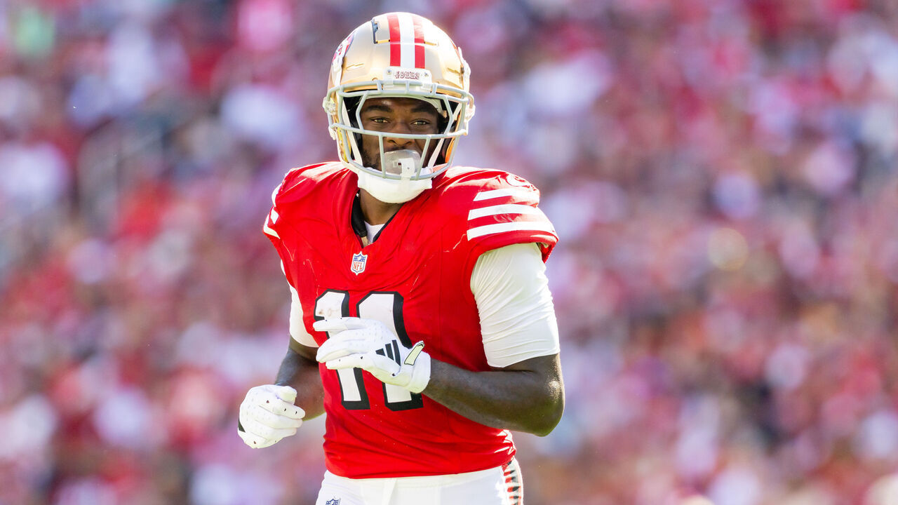 SANTA CLARA, CA - OCTOBER 06: San Francisco 49ers wide receiver Brandon Aiyuk (11) runs to the line during the NFL game between the Arizona Cardinals and the San Francisco 49ers on October 6, 2024 at Levi's Stadium in Santa Clara, CA.