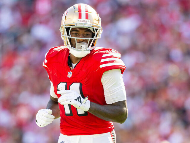 SANTA CLARA, CA - OCTOBER 06: San Francisco 49ers wide receiver Brandon Aiyuk (11) runs to the line during the NFL game between the Arizona Cardinals and the San Francisco 49ers on October 6, 2024 at Levi's Stadium in Santa Clara, CA.