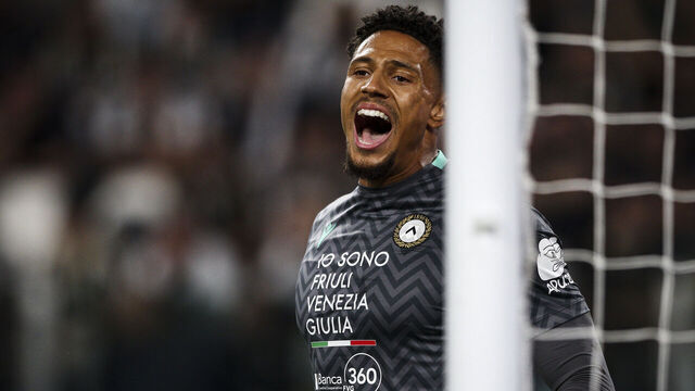 Udinese goalkeeper Maduka Okoye (40) looks on during the Serie A football match number 37 between Juventus and Udinese at the Allianz Stadium in Turin, Piedmont, Italy, on May 18, 2025.