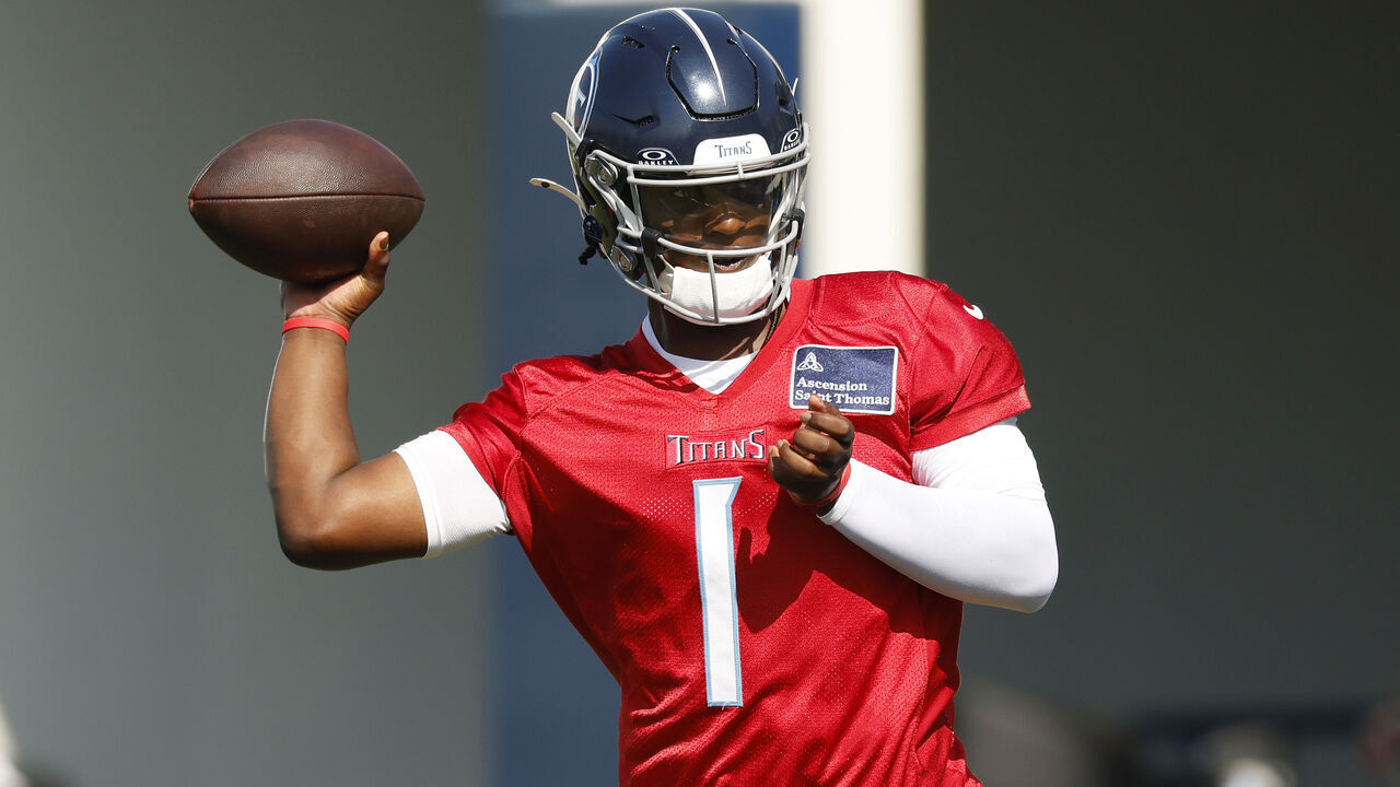 NASHVILLE, TENNESSEE - JULY 23: Cam Ward #1 of the Tennessee Titans drops back to pass during the Tennessee Titans Training Camp at Ascension Saint Thomas Sports Park on July 23, 2025 in Nashville, Tennessee.