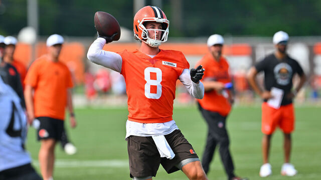 BEREA, OHIO - JULY 26: Quarterback Kenny Pickett #8 of the Cleveland Browns passes during training camp at CrossCountry Mortgage Campus on July 26, 2025 in Berea, Ohio.