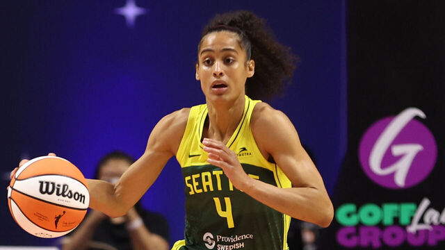 UNCASVILLE, CT - JULY 28: Skylar Diggins-Smith #4 of the Seattle Storm dribbles the ball during the game against the Connecticut Sun on July 28, 2025 at the Mohegan Sun Arena in Uncasville, Connecticut. Mandatory Copyright Notice: Copyright 2025 NBAE