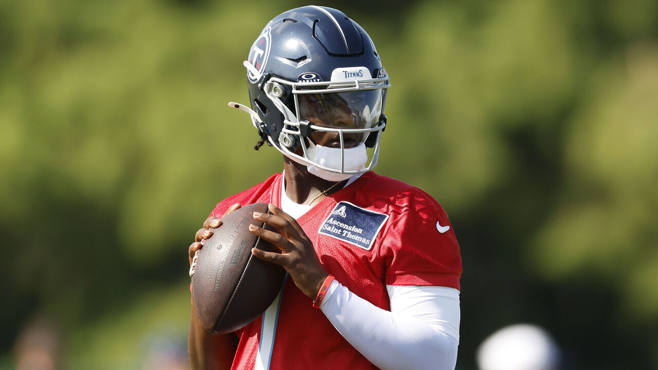 NASHVILLE, TENNESSEE - JULY 24: Cam Ward #1 of the Tennessee Titans drops back to pass during the Tennessee Titans Training Camp at Ascension Saint Thomas Sports Park on July 24, 2025 in Nashville, Tennessee.