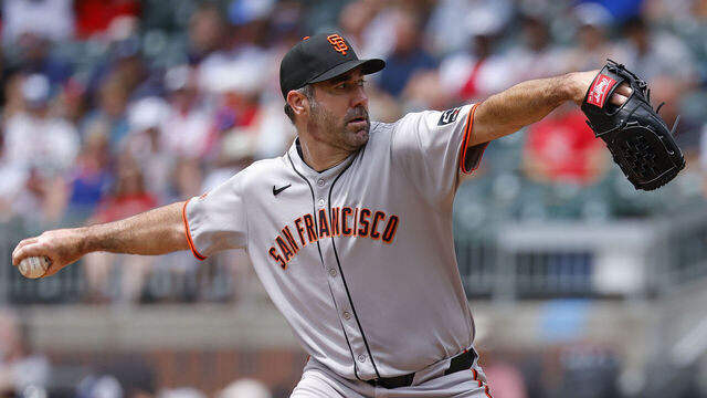 ATLANTA, GEORGIA - JULY 23: Justin Verlander #35 of the San Francisco Giants pitches during the first inning against the Atlanta Braves at Truist Park on July 23, 2025 in Atlanta, Georgia.