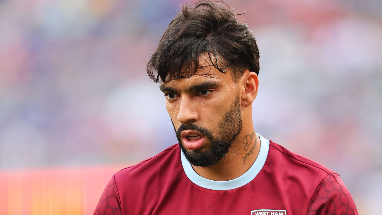 EAST RUTHERFORD, NJ - JULY 26: Lucas Paquetá #10 of West Ham United warms up prior to the Premier League Summer Series game against Manchester United on July 26, 2025 at MetLife Stadium in East Rutherford, New Jersey.
