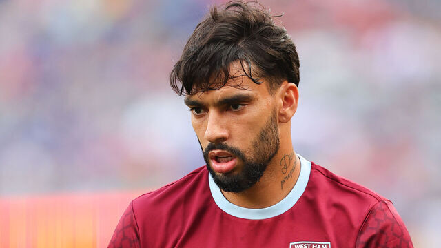 EAST RUTHERFORD, NJ - JULY 26: Lucas Paquetá #10 of West Ham United warms up prior to the Premier League Summer Series game against Manchester United on July 26, 2025 at MetLife Stadium in East Rutherford, New Jersey.