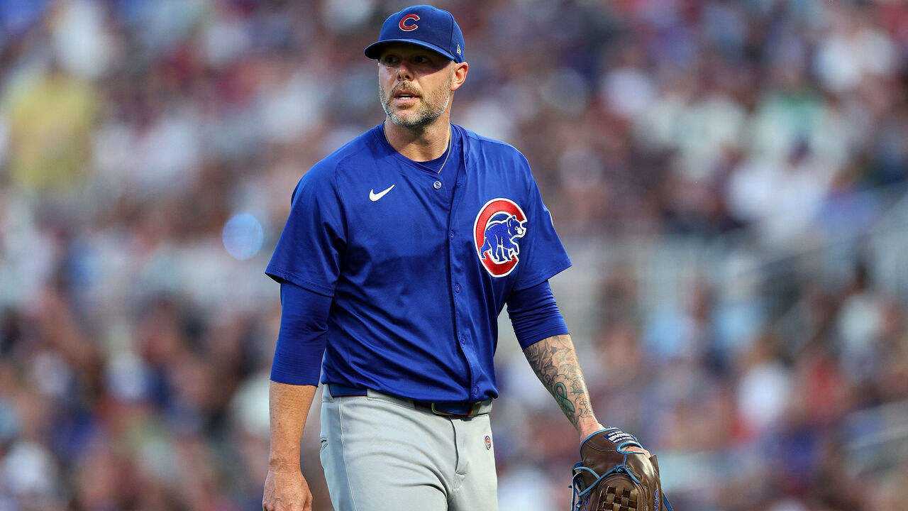 MINNEAPOLIS, MINNESOTA - JULY 09: Ryan Pressly #55 of the Chicago Cubs looks on as he exits the field after pitching to the Minnesota Twins in the seventh inning at Target Field on July 09, 2025 in Minneapolis, Minnesota. The Twins defeated the Cubs 4-2.