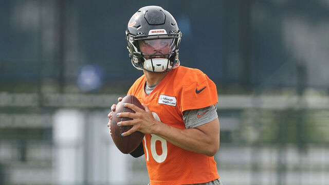 LAKE FOREST, ILLINOIS - JULY 24: Caleb Williams #18 of the Chicago Bears takes part in a drill during Chicago Bears Training Camp at Halas Hall on July 24, 2025 in Lake Forest, Illinois.