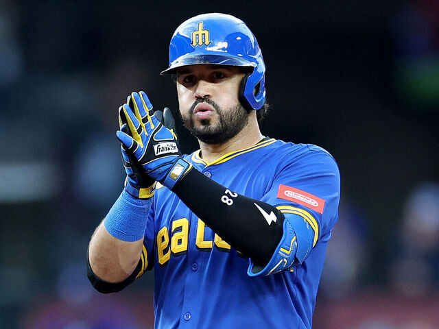 SEATTLE, WASHINGTON - JULY 31: Eugenio Suárez #28 of the Seattle Mariners celebrates his double against the Texas Rangers during the fourth inning at T-Mobile Park on July 31, 2025 in Seattle, Washington.