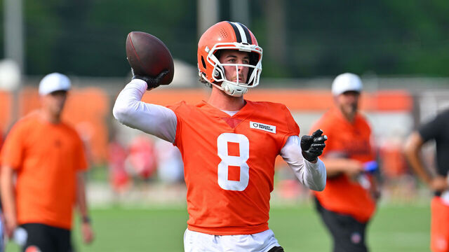 BEREA, OHIO - JULY 26: Quarterback Kenny Pickett #8 of the Cleveland Browns passes during training camp at CrossCountry Mortgage Campus on July 26, 2025 in Berea, Ohio.