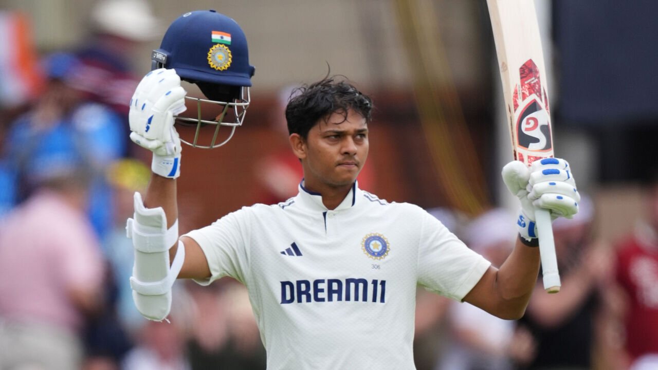 India's Yashasvi Jaiswal acknowledges the crowd as he walks off the field after being caught out on day three of the Fifth Rothesay Men's Test at the Kia Oval, London. Picture date: Saturday August 2, 2025.