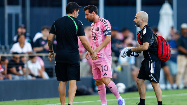 FT. LAUDERDALE, FL - AUGUST 02: Inter Miami forward Lionel Messi (10) leaves the game after sustaining an injury in the first half during a Leagues Cup soccer match between Inter Miami CF and Necaxa at Chase Stadium on August 02, 2025 in Fort Lauderdale, Florida.