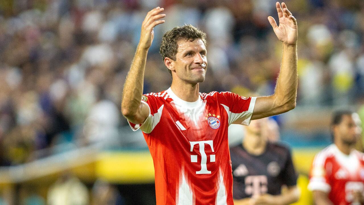 MIAMI GARDENS, FLORIDA - JUNE 20: Thomas Muller #25 of FC Bayern Munchen celebrates after the FIFA Club World Cup 2025 group C match between FC Bayern Munchen and CA Boca Juniors at Hard Rock Stadium on June 20, 2025 in Miami Gardens, Florida.
