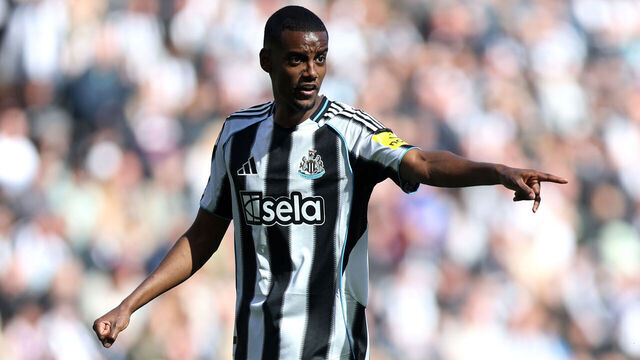 NEWCASTLE UPON TYNE, ENGLAND - MAY 25: Alexander Isak of Newcastle United reacts during the Premier League match between Newcastle United FC and Everton FC at St James' Park on May 25, 2025 in Newcastle upon Tyne, England.
