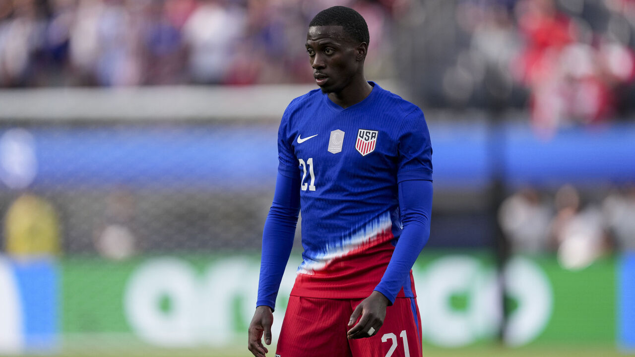 INGLEWOOD, CA - MARCH 20: Tim Weah #21 of the United States defending during a Concacaf Nations League game between Panama and USMNT at SoFi Stadium at on March 20, 2025 in Inglewood, California.