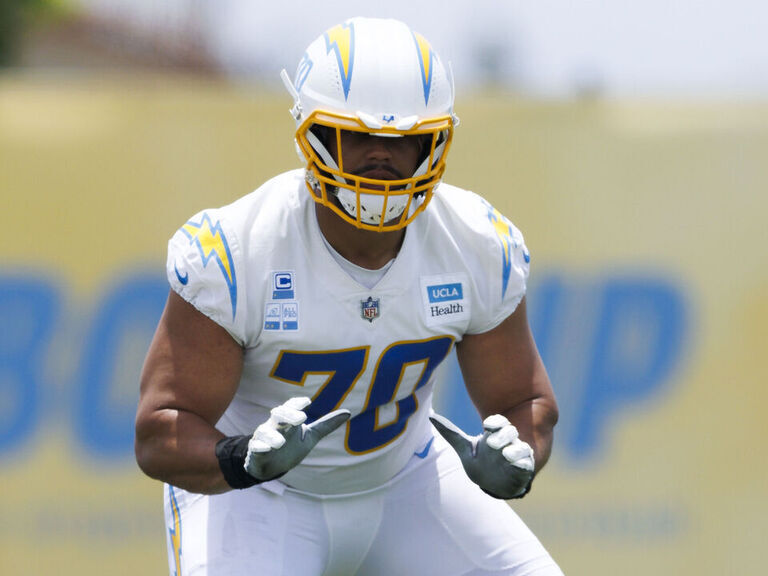 Chargers' Slater done for season due to torn patellar tendon