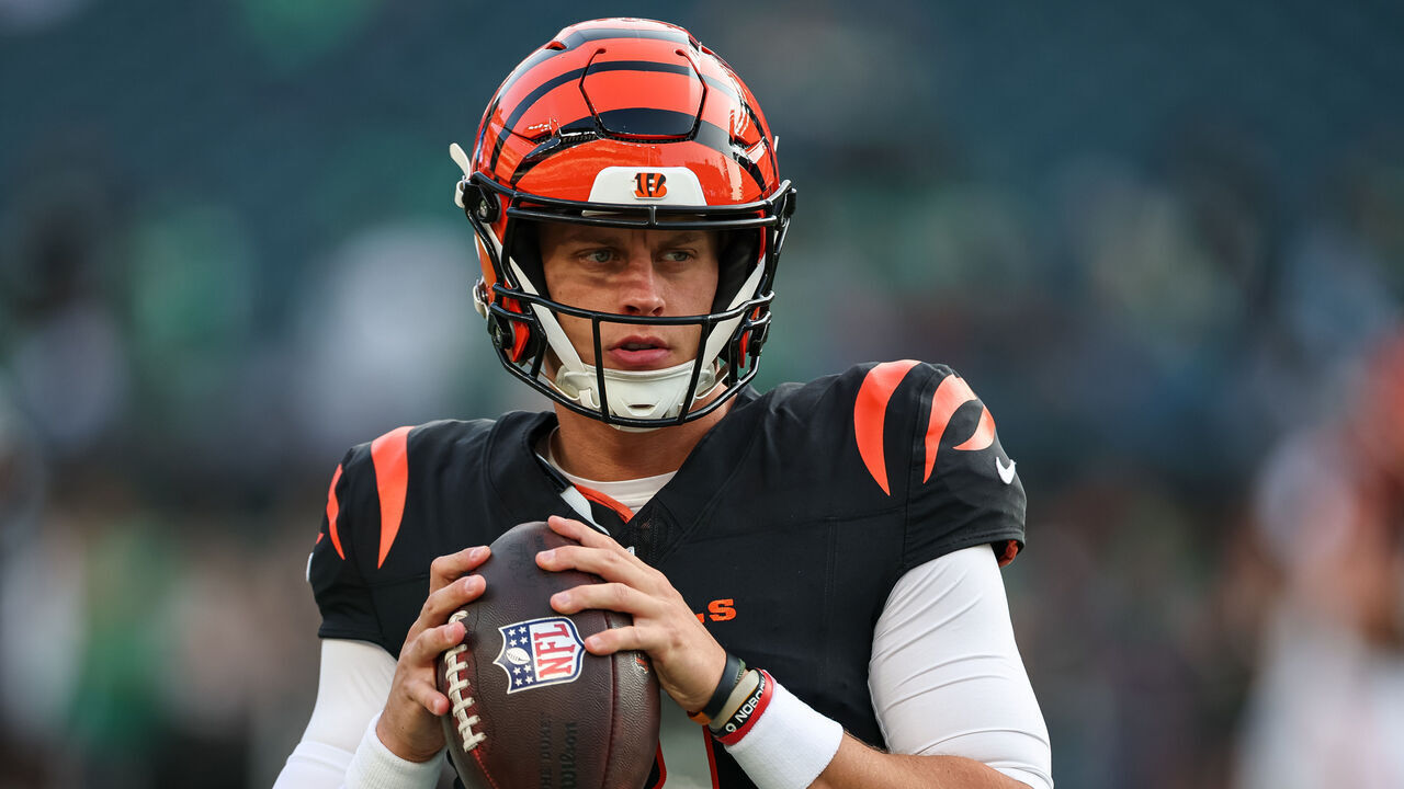 PHILADELPHIA, PENNSYLVANIA - AUGUST 7: Joe Burrow #9 of the Cincinnati Bengals attempts a pass before the NFL Preseason 2025 game against the Philadelphia Eagles at Lincoln Financial Field on August 7, 2025 in Philadelphia, Pennsylvania.
