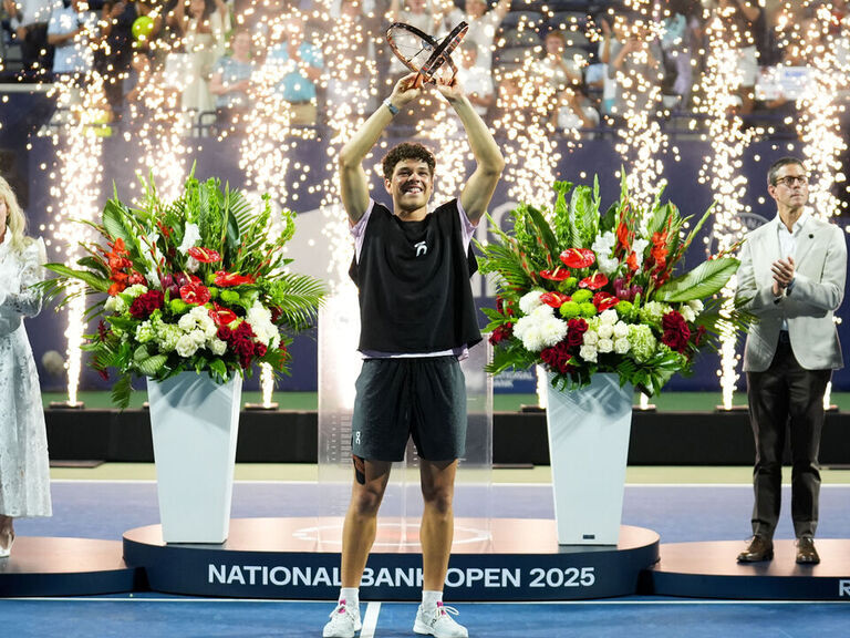 Shelton rallies in Toronto final to win 1st Masters 1000 title