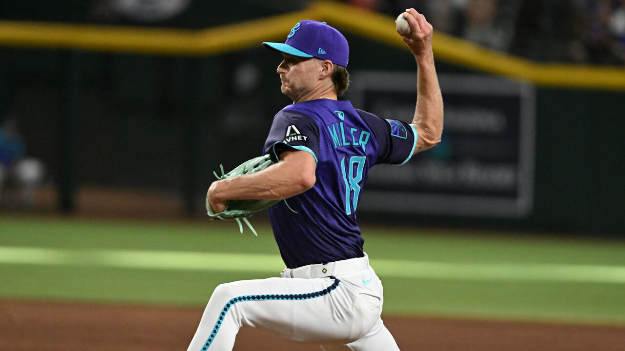 PHOENIX, ARIZONA - JULY 05: Shelby Miller #18 of the Arizona Diamondbacks delivers a pitch against the Kansas City Royals at Chase Field on July 05, 2025 in Phoenix, Arizona.