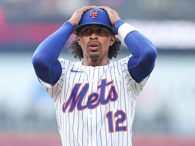 NEW YORK, NEW YORK - AUGUST 04: Francisco Lindor #12 of the New York Mets warms up before the game against the Cleveland Guardians at Citi Field on August 04, 2025 in New York City.