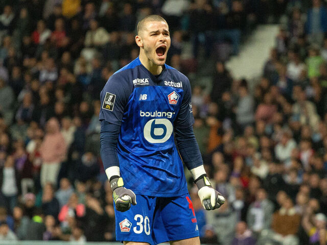 TOULOUSE, FRANCE - APRIL 12: Lucas Chevalier goal keeper of Lille OSC celebrates the victory after winning during the Ligue 1 match between Toulouse FC and Lille OSC at TFC Stadium on April 12, 2025 in Toulouse, France.