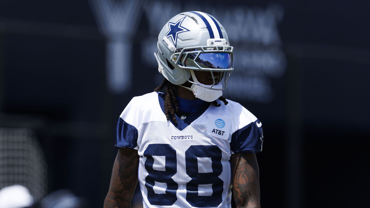 OXNARD, CALIFORNIA - JULY 30: CeeDee Lamb #88 of the Dallas Cowboys during training camp practice at Staybridge Suites Oxnard on July 30, 2025 in Oxnard, California.