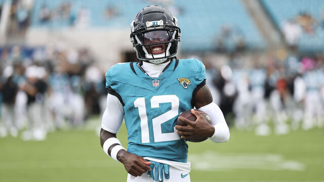 JACKSONVILLE, FLORIDA- AUGUST 9:Jacksonville Jaguars wide receiver Travis Hunter #12 warms up prior to a NFL Preseason 2025 game against the Pittsburgh Steelers at Everbank Stadium on August 9, 2025 in Jacksonville, Florida.