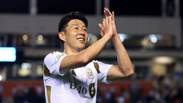 BRIDGEVIEW, ILLINOIS - AUGUST 09: Son Heung-Min #7 of Los Angeles FC greets the fans during the MLS match between Chicago Fire FC and Los Angeles Football Club at SeatGeek Stadium on August 09, 2025 in Bridgeview, Illinois.