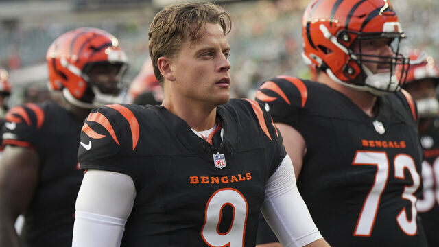 PHILADELPHIA, PA - AUGUST 07: Cincinnati Bengals quarterback Joe Burrow (9) looks on during the preseason game between the Cincinnati Bengals and the Philadelphia Eagles on August 7, 2025 at Lincoln Financial Field in Philadelphia, PA.