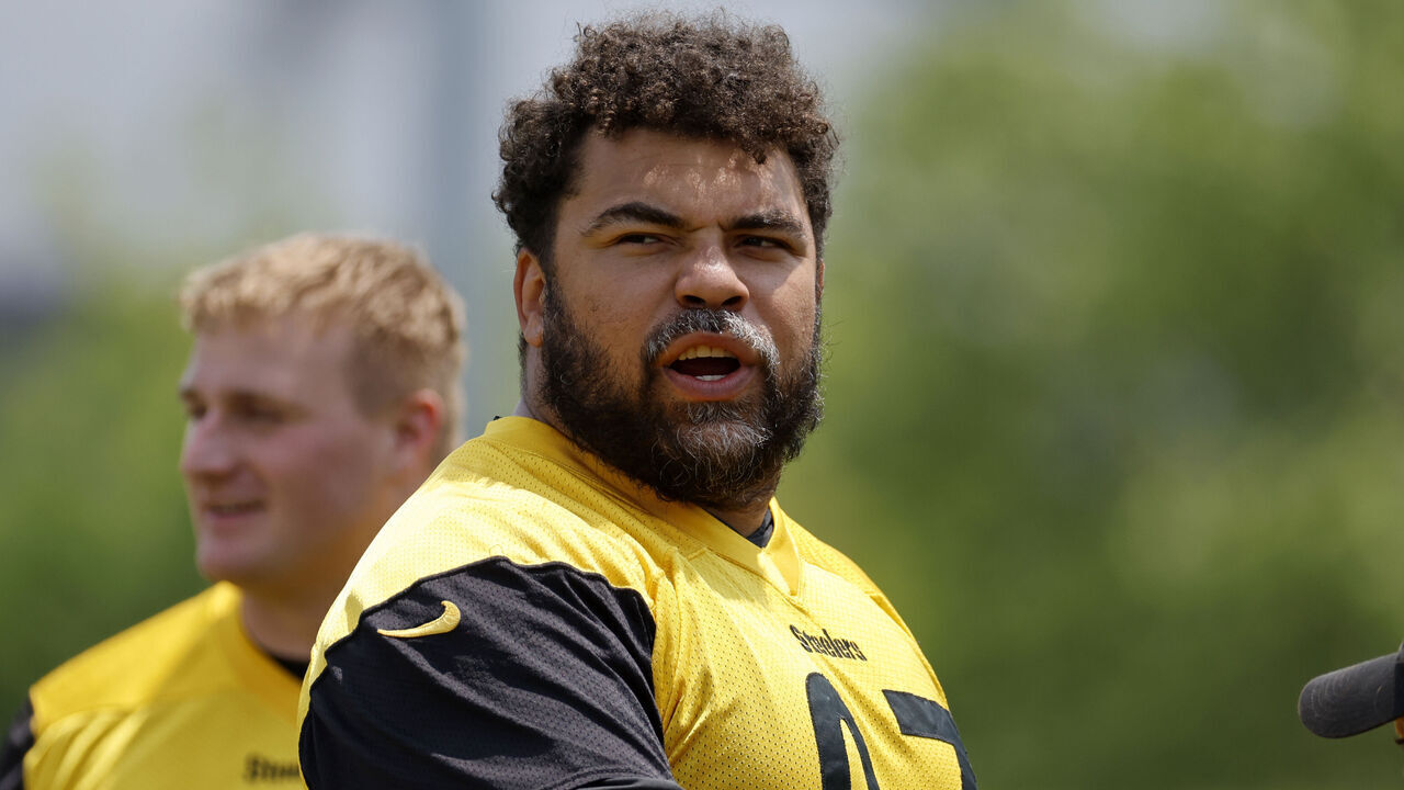 PITTSBURGH, PENNSYLVANIA - JUNE 10: Cameron Heyward #97 of the Pittsburgh Steelers in action during Minicamp at UPMC Rooney Sports Complex on June 10, 2025 in Pittsburgh, Pennsylvania.