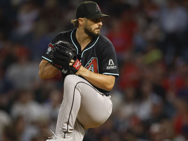 D-Backs DFA veteran reliever Graveman | theScore.com