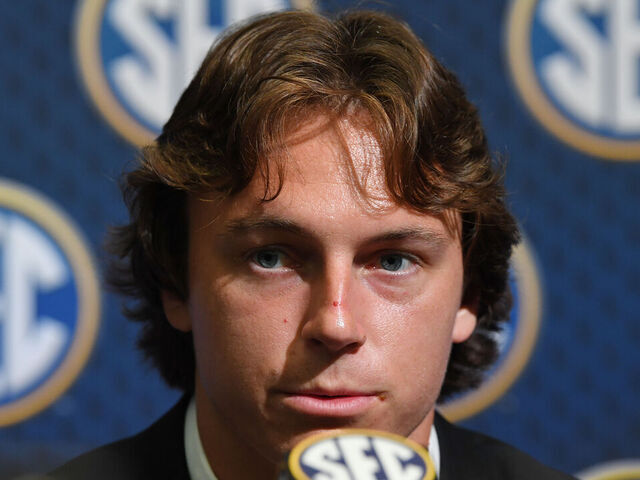 ATLANTA, GA - JULY 16: Oklahoma Sooners quarterback John Mateer (10) addresses the media during SEC Football Media Days on July 16, 2025, at the College Football Hall of Fame in Atlanta, GA.