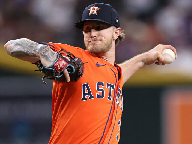 PHOENIX, ARIZONA - JULY 23: Relief pitcher Josh Hader #71 of the Houston Astros pitches during the ninth inning against the Arizona Diamondbacks at Chase Field on July 23, 2025 in Phoenix, Arizona.
